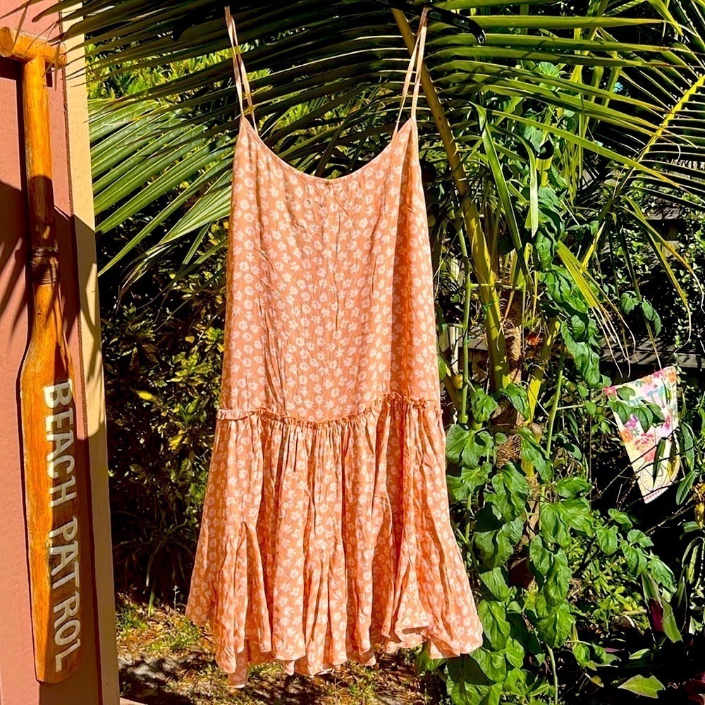 Wild Fable Ground Ginger floral dress. Spaghetti straps ruffled bottom Sz M